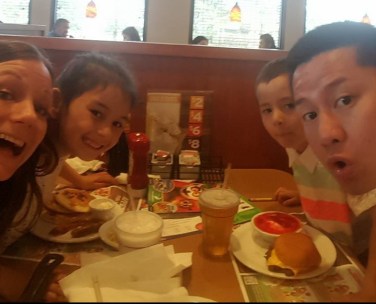dennys-with-kids.jpg